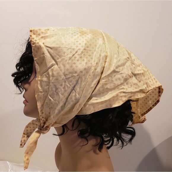 Triangular Headscarf - Picture 1 of 4